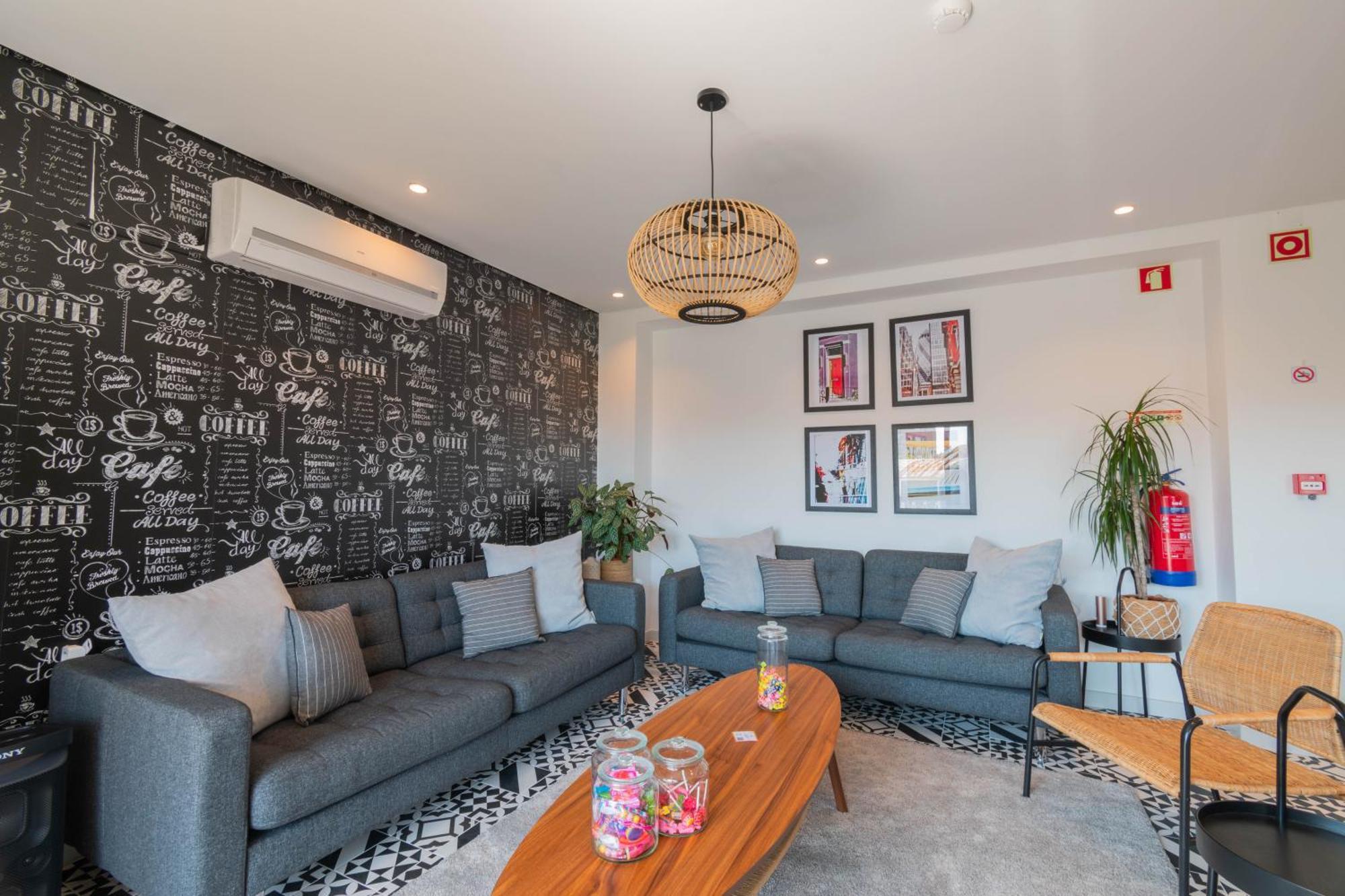 코임브라 7Min To Uni Se-Velha - Ac - Work Desk - 300Mbs Wifi B&B 외부 사진